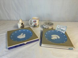 213. Five (5) Wedgwood Historical Theme Pieces